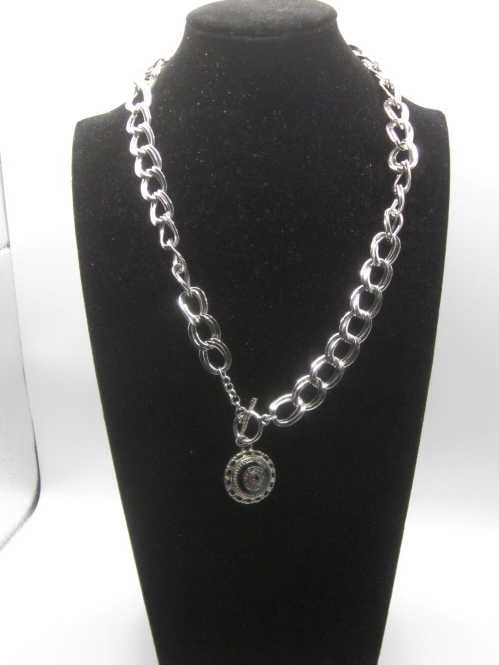 Ginger Snaps Pendant Necklace Front Toggle
